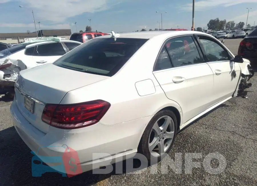 WDDHF5KB4FB100747 Photo# 4