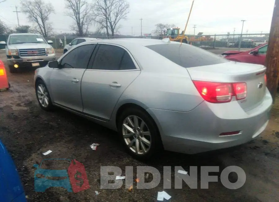 1G11E5SL5EF116172 Photo# 3