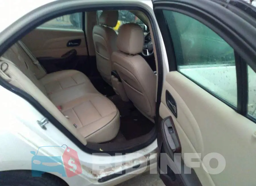 1G11E5SA8DF156422 Photo# 8