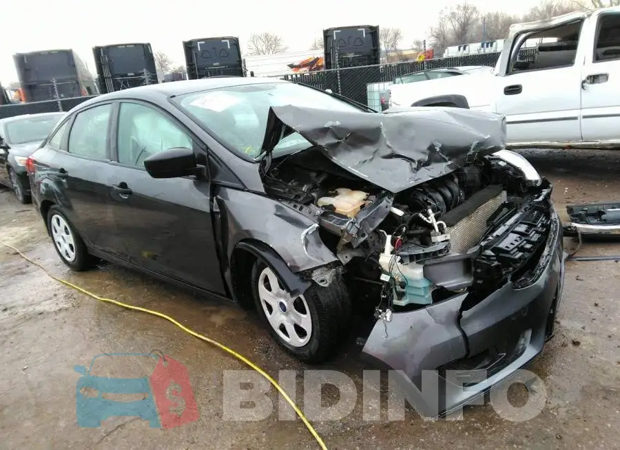 1FADP3E26JL244332 Photo# 1