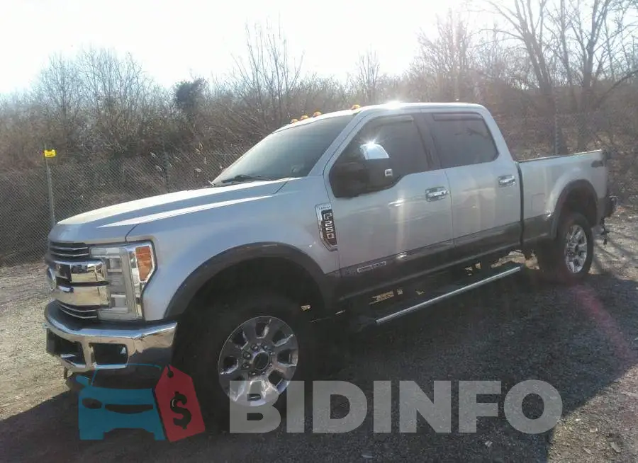 1FT7W2BT0JEB56169 Photo# 2