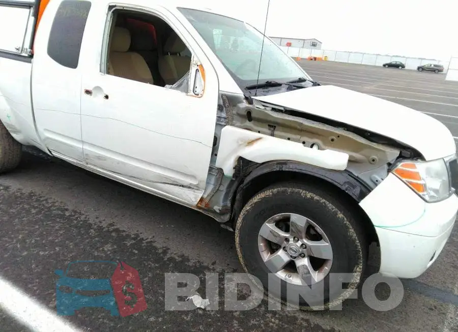 1N6BD0CT8DN755485 Photo# 6