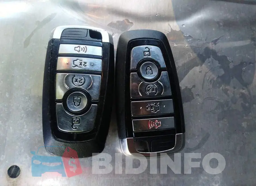 1FM5K8D82JGB11832 Photo# 11