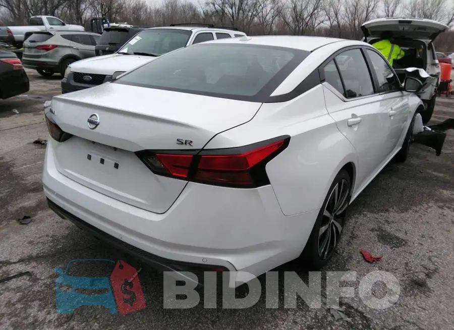 1N4BL4CV1NN340885 Photo# 4