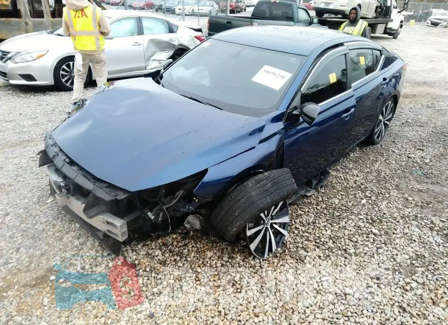 1N4BL4CV7KC117208 Photo# 2