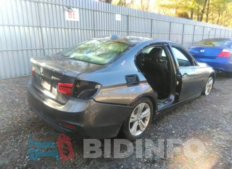 WBA8E3G5XGNU04473 Photo# 4