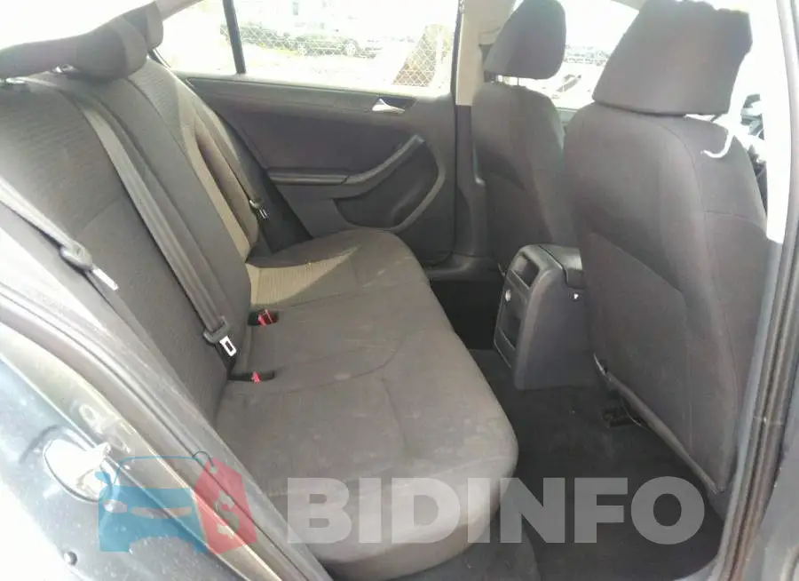 3VW267AJ7GM286313 Photo# 8