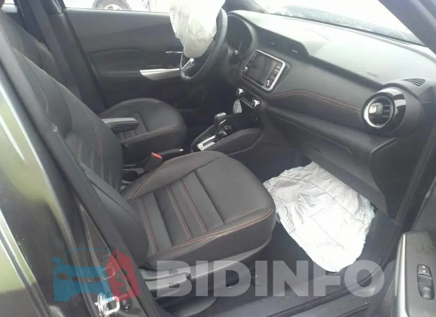 3N1CP5DV3LL515502 Photo# 5