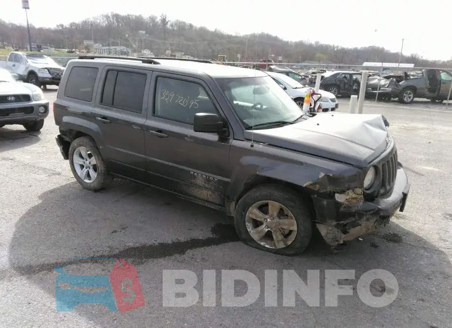 1C4NJPBBXFD358735 Photo# 1