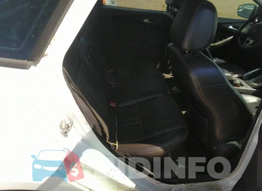 1FADP3F27DL111663 Photo# 8