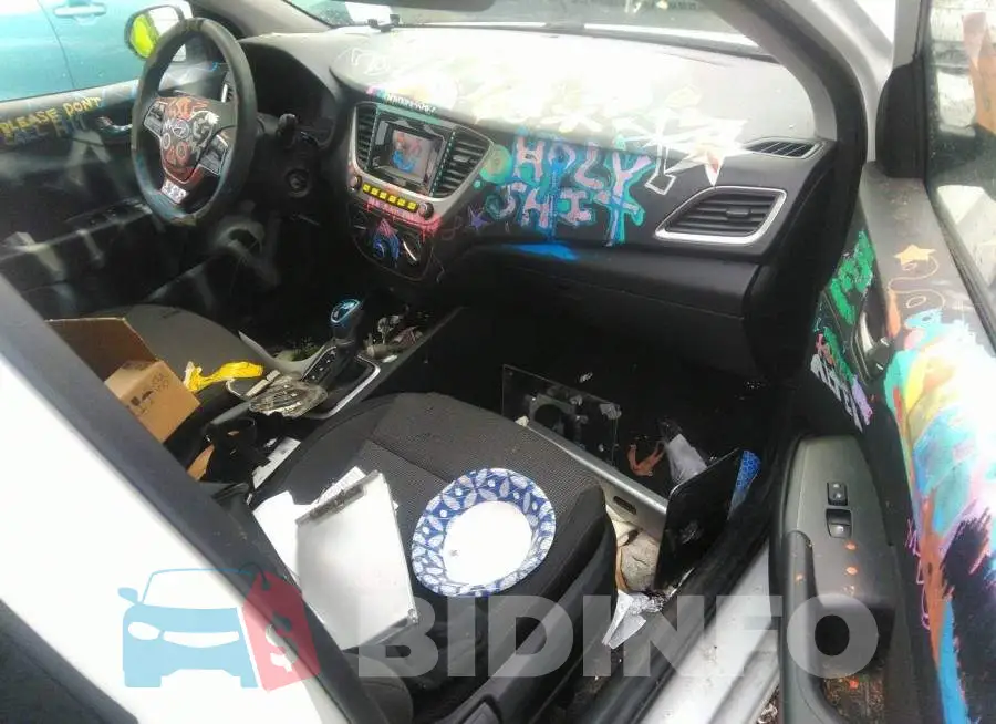 3KPC24A34KE069808 Photo# 5