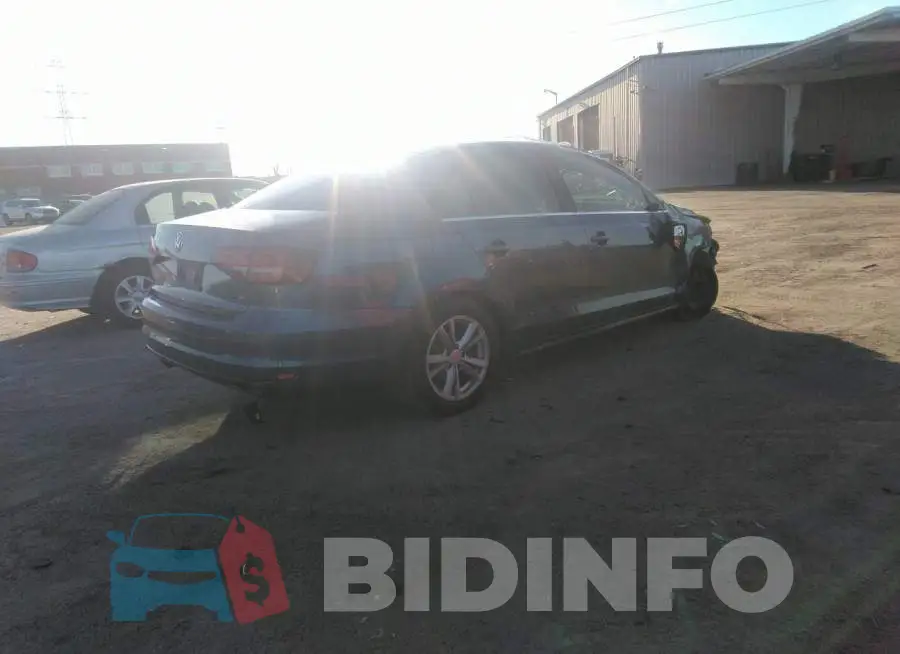 3VW2B7AJ7HM332123 Photo# 4