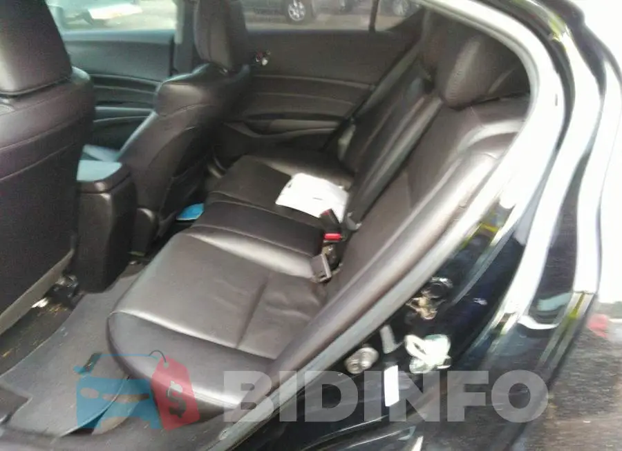 19UDE2F75HA008749 Photo# 8