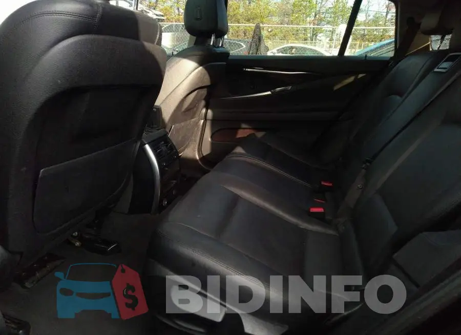WBA5M4C52FD186339 Photo# 8