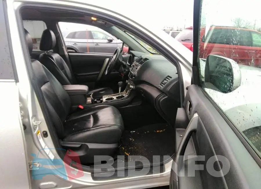 5TDBK3EH8DS211792 Photo# 5