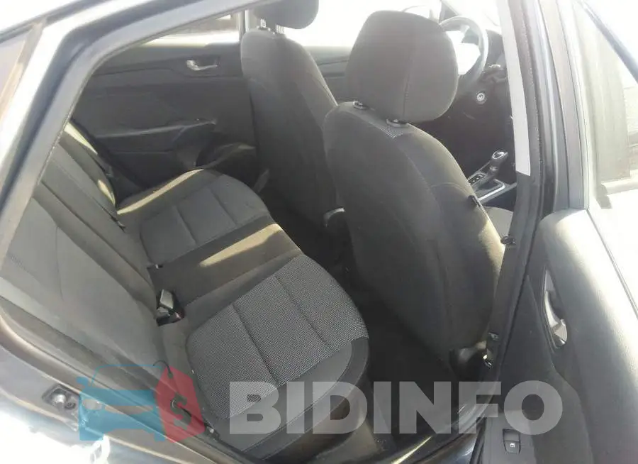 3KPC24A34KE077987 Photo# 8