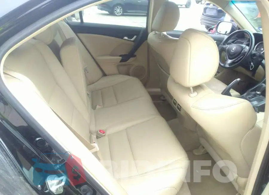 JH4CU2F62EC001079 Photo# 8