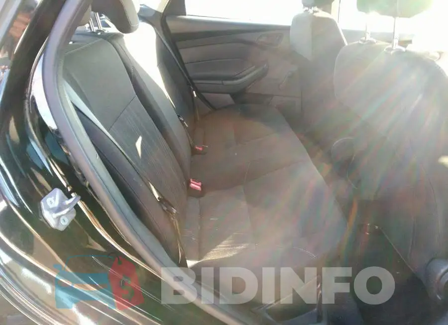 1FADP3E20HL324283 Photo# 8