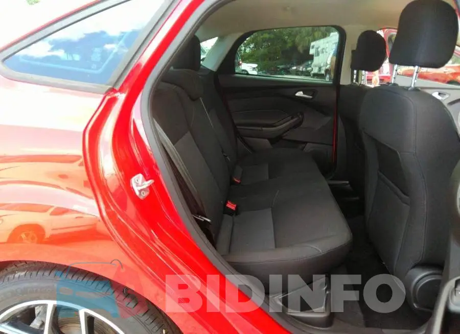 1FADP3F20GL220812 Photo# 8
