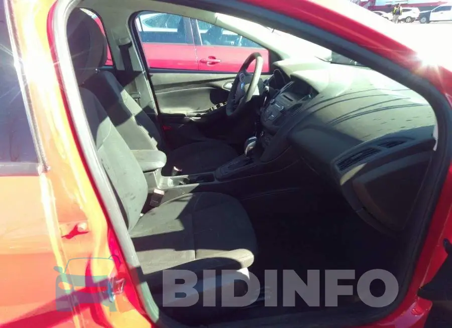 1FADP3F22GL349943 Photo# 5