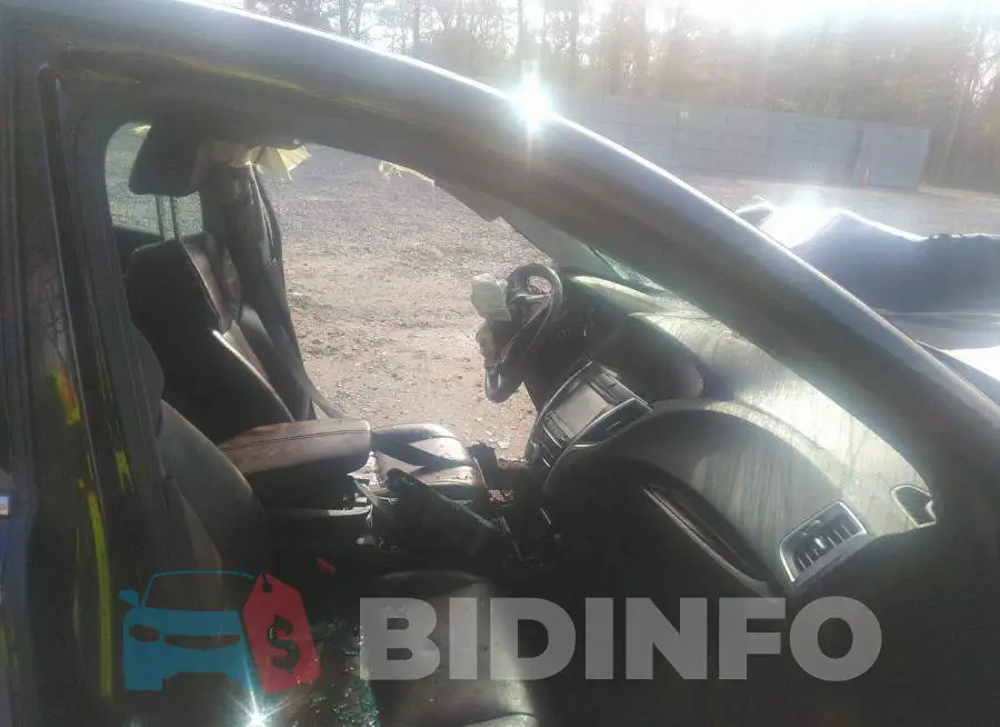 19UUB2F57FA003749 Photo# 5