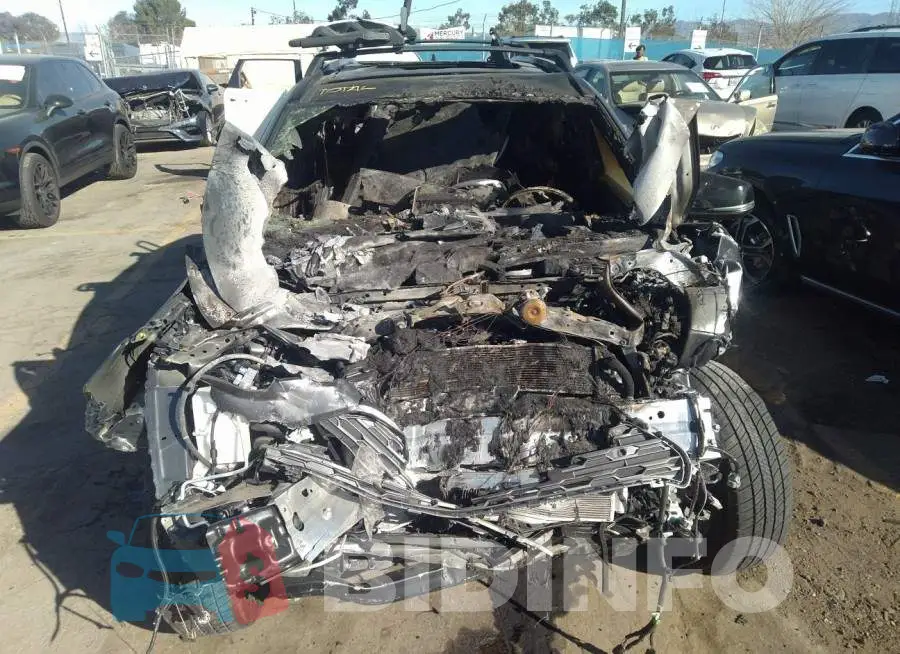 JTMEWRFV9KD508085 Photo# 6
