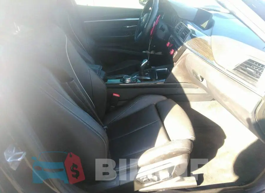WBA8E9G54GNT42247 Photo# 5