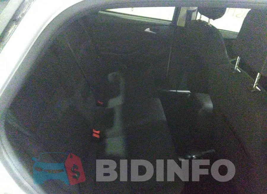 1FADP3F20JL204830 Photo# 8