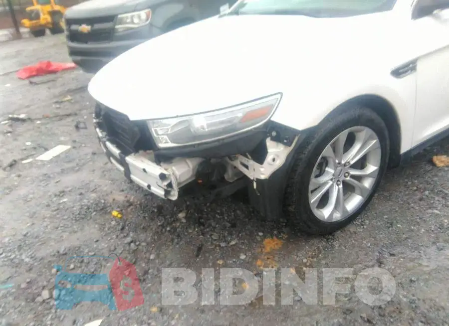 1FAHP2E82DG165821 Photo# 6