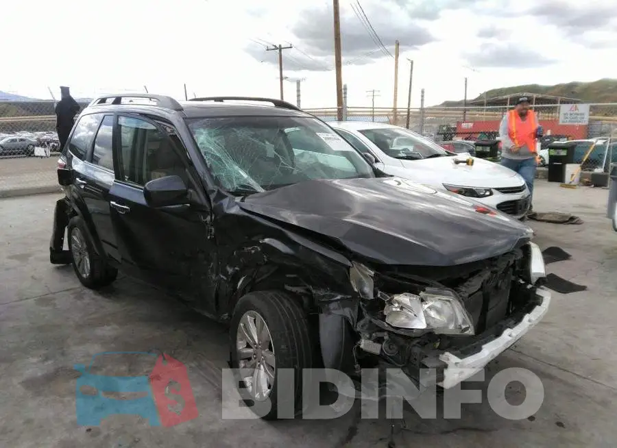 JF2SHADC8DH415460 Photo# 1