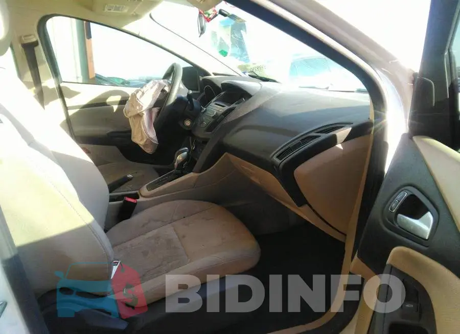 1FADP3F24GL398481 Photo# 5