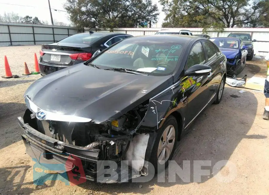 KMHEC4A40FA128548 Photo# 2
