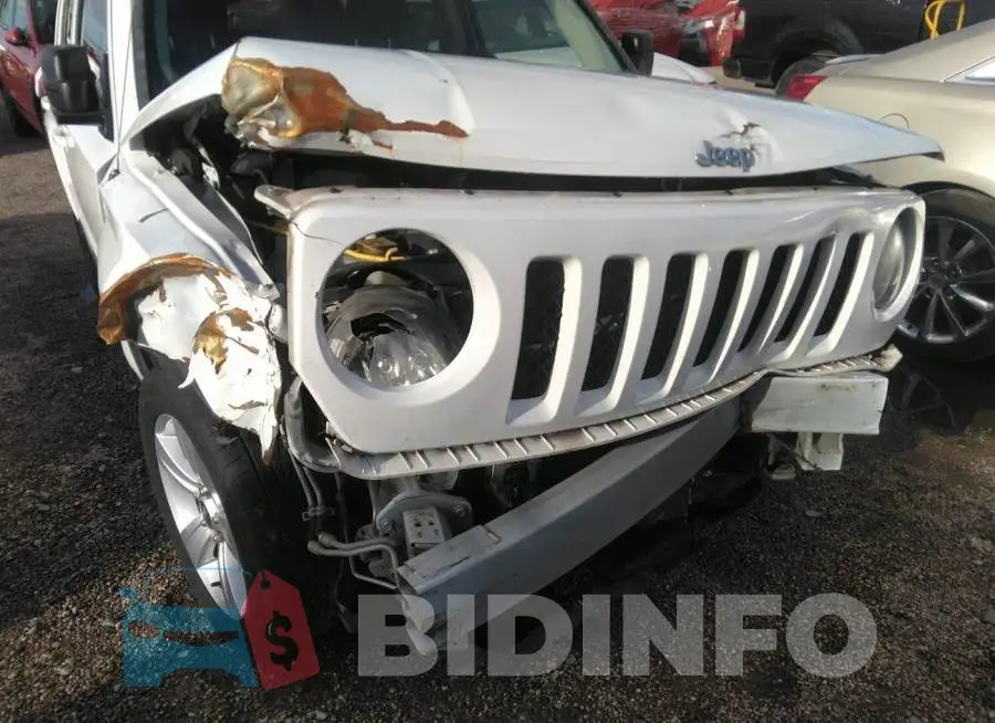 1C4NJPFB3ED539636 Photo# 6