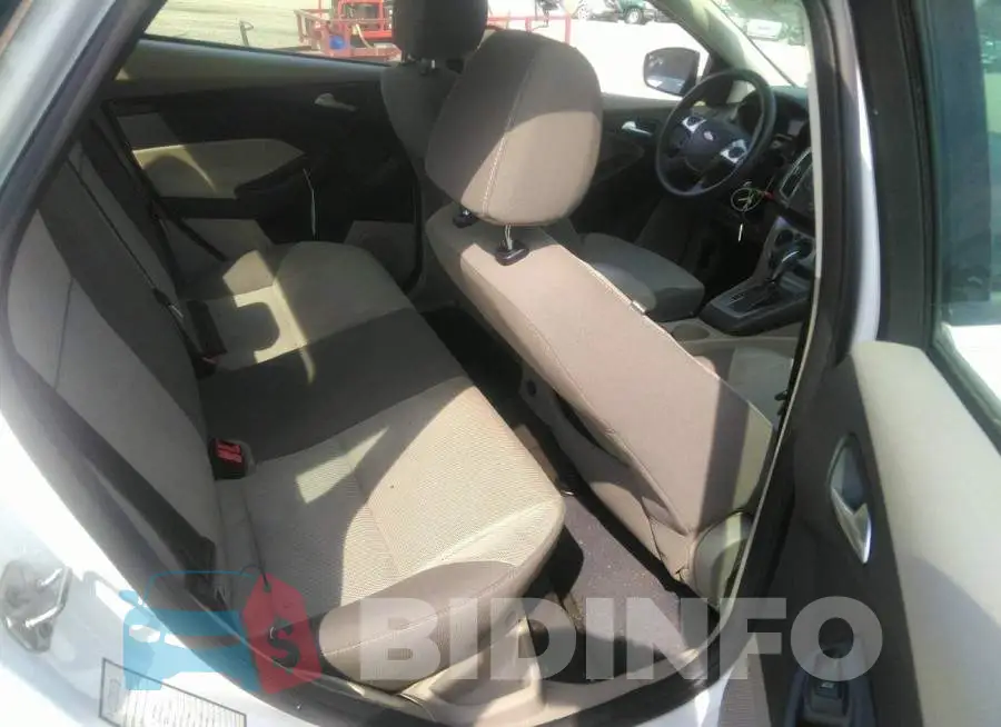 1FADP3F2XEL256276 Photo# 8