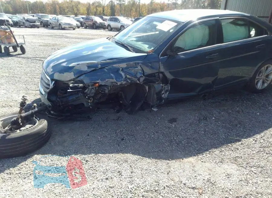 1FAHP2E82JG102813 Photo# 6