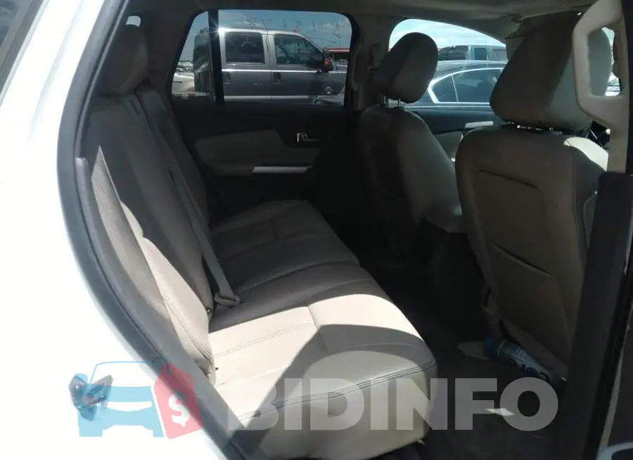 2FMDK3JC5DBA40743 Photo# 8