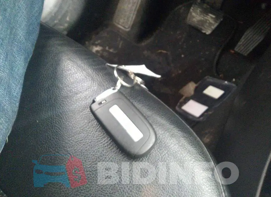 3C4NJDCB8HT652015 Photo# 11