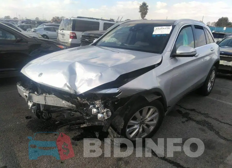 WDC0G8DB7LF672235 Photo# 2