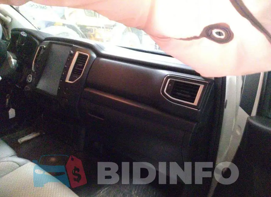 1N6AA1EJ2HN505817 Photo# 5