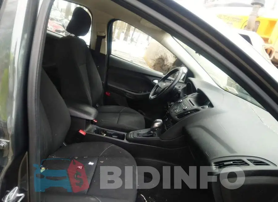1FADP3F21GL392962 Photo# 5
