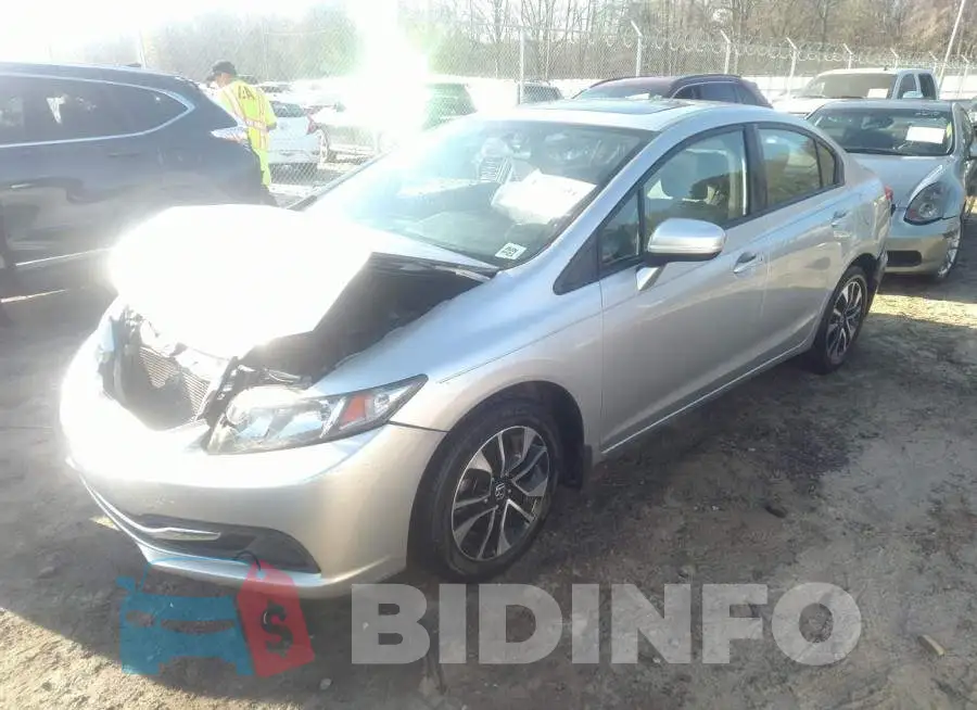 19XFB2F82FE024197 Photo# 2