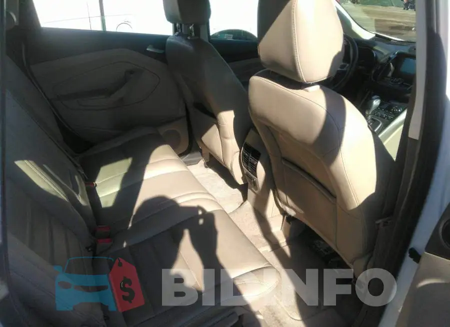 1FADP5CU7GL110180 Photo# 8