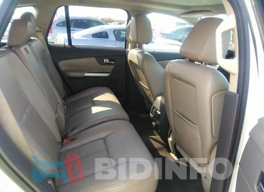 2FMDK3JC2DBA36018 Photo# 8