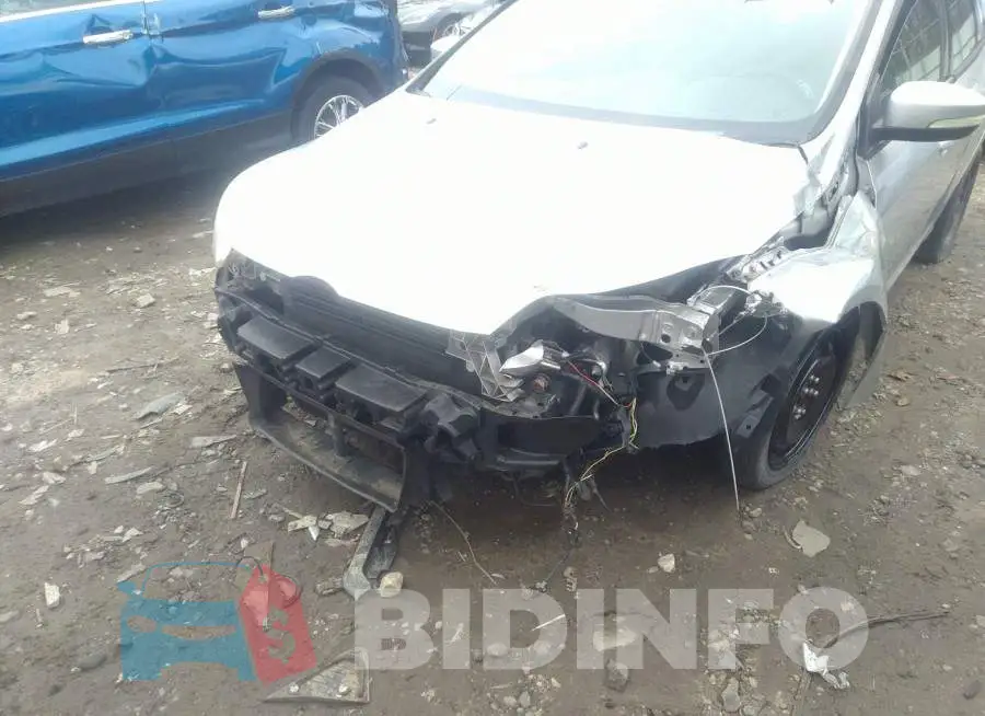 1FADP3F26DL271727 Photo# 6