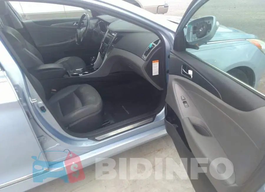KMHEC4A42FA120502 Photo# 5