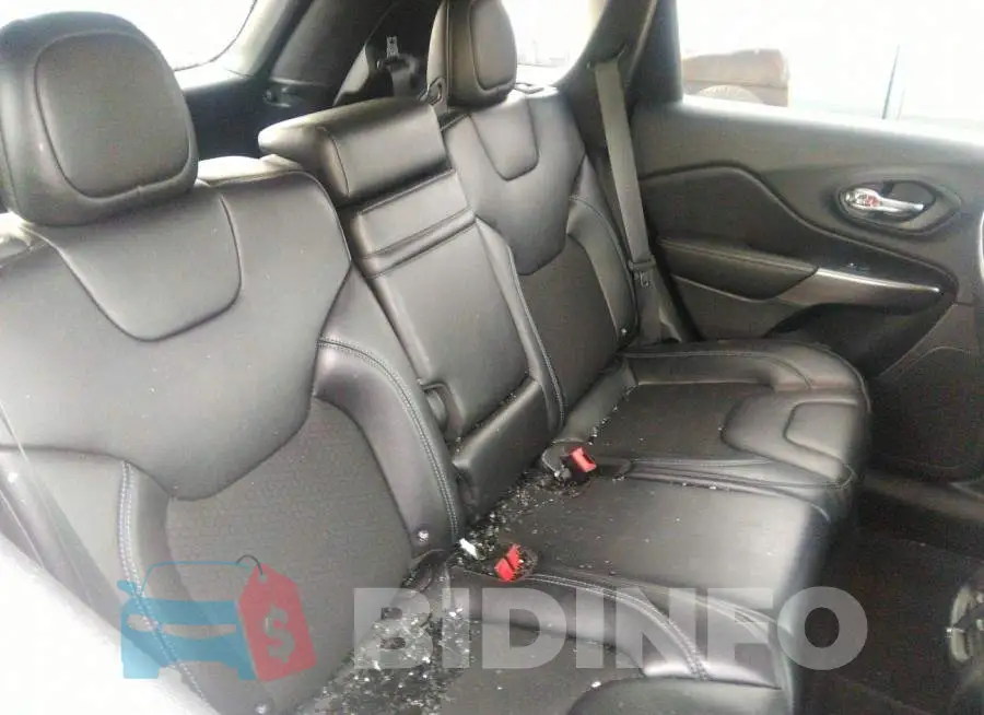 1C4PJMLB4KD177405 Photo# 8