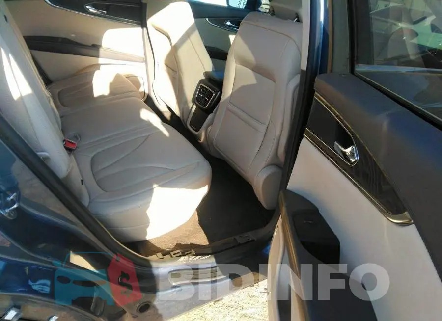 2LMPJ6K9XKBL24830 Photo# 8