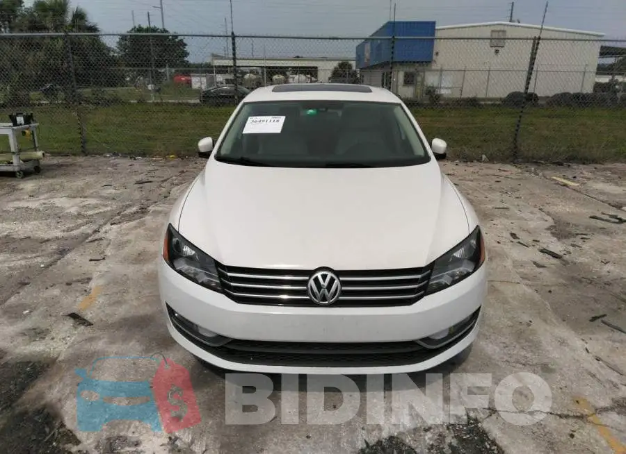 1VWBS7A33FC016556 Photo# 6