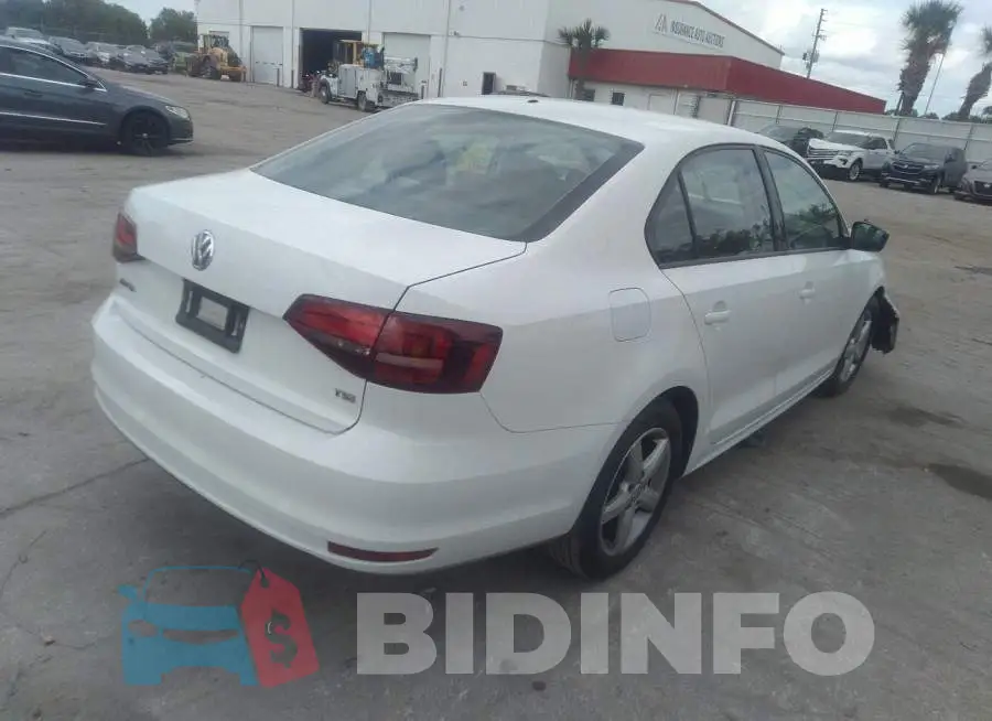 3VW267AJ2GM256331 Photo# 4