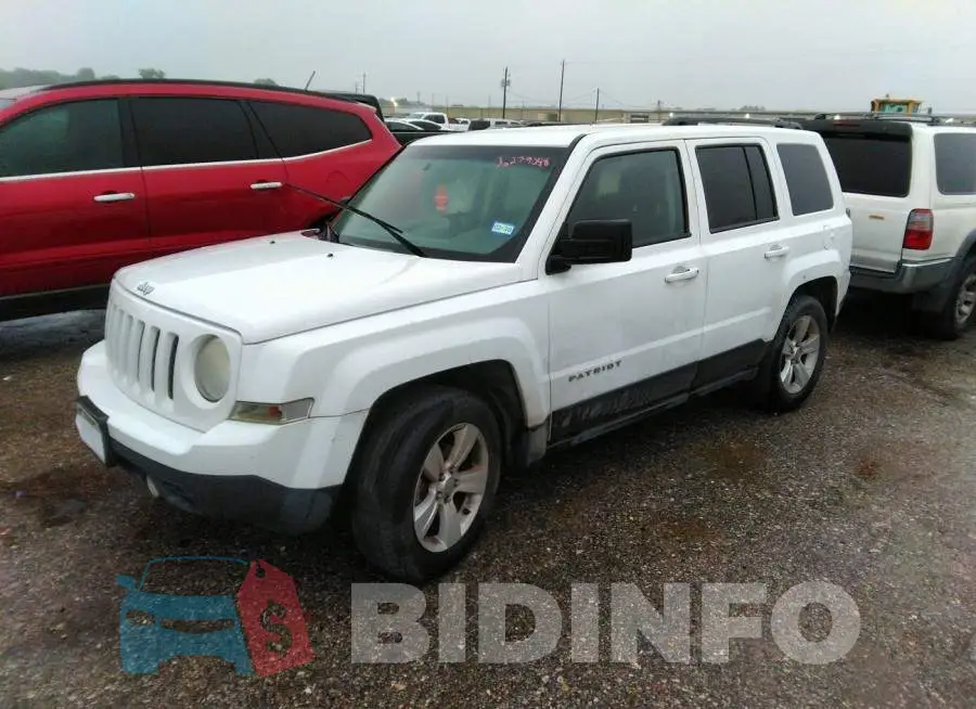 1C4NJPBB2ED722144 Photo# 2
